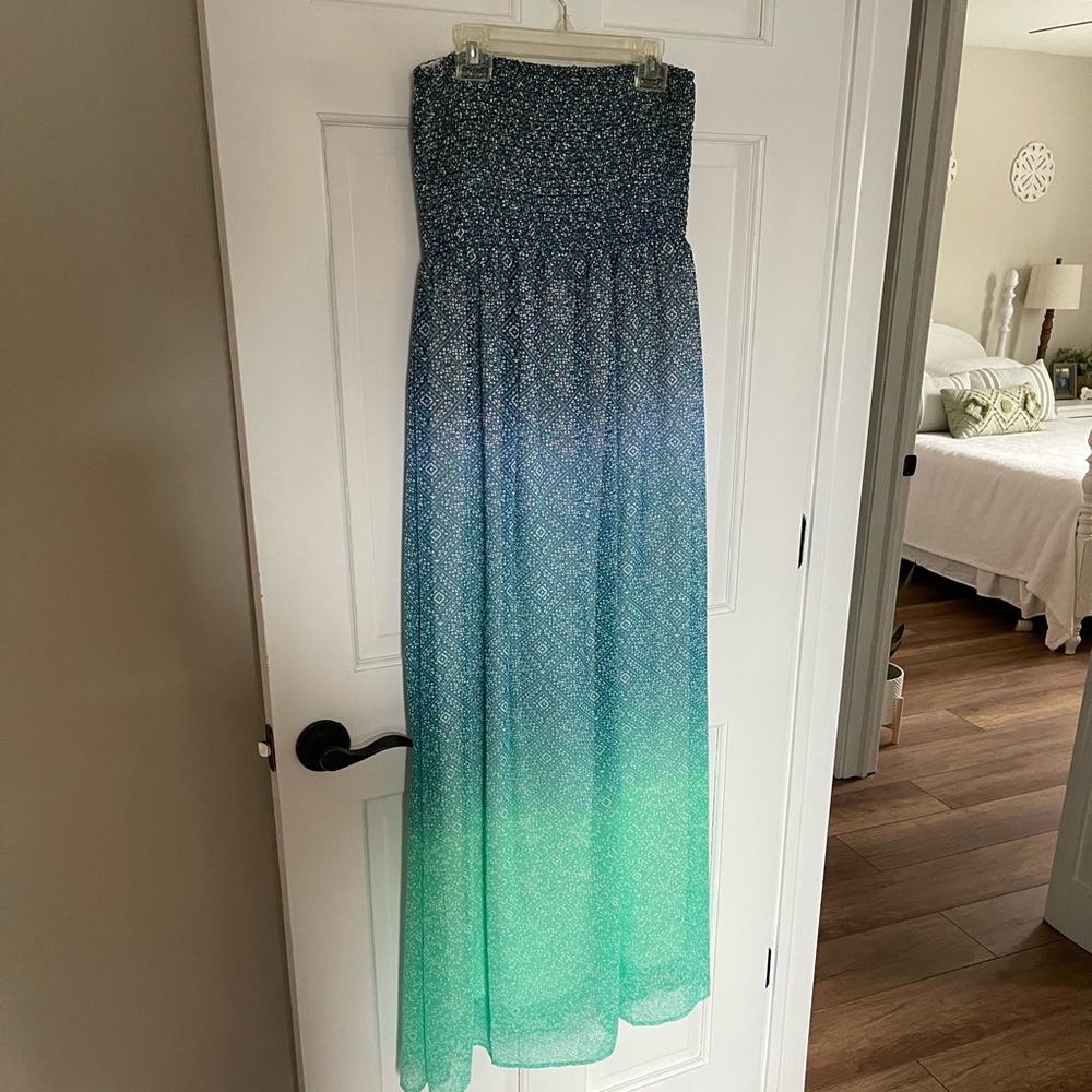 Beautiful ombré strapless maxi dress